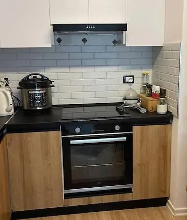 Apartment Charming Retreat In The Heart Of Tirana